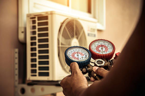 Professional Hvac technician working in Unionville, NY